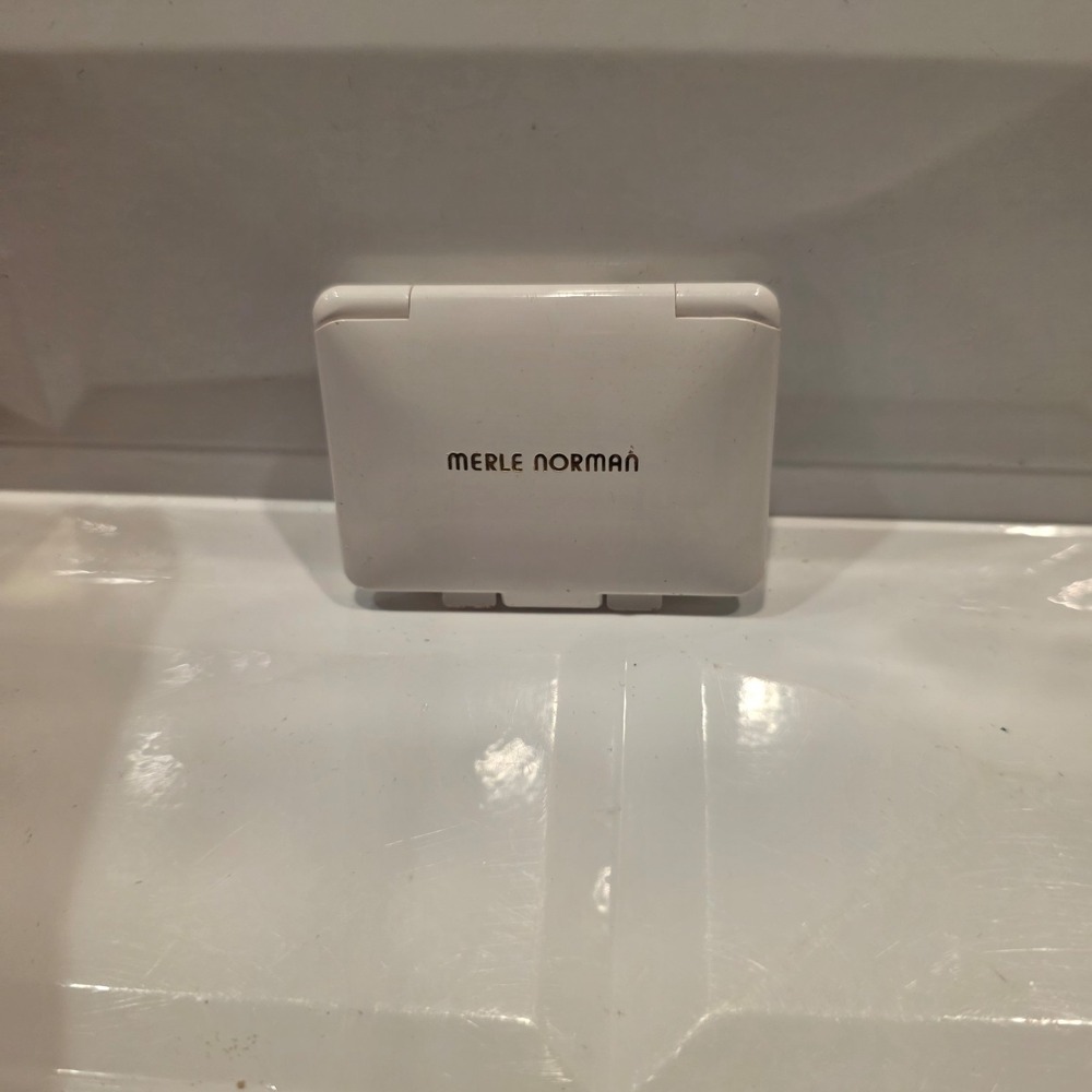 Merle‎ Norman Powder Rich Eyeshadow Cappuccino